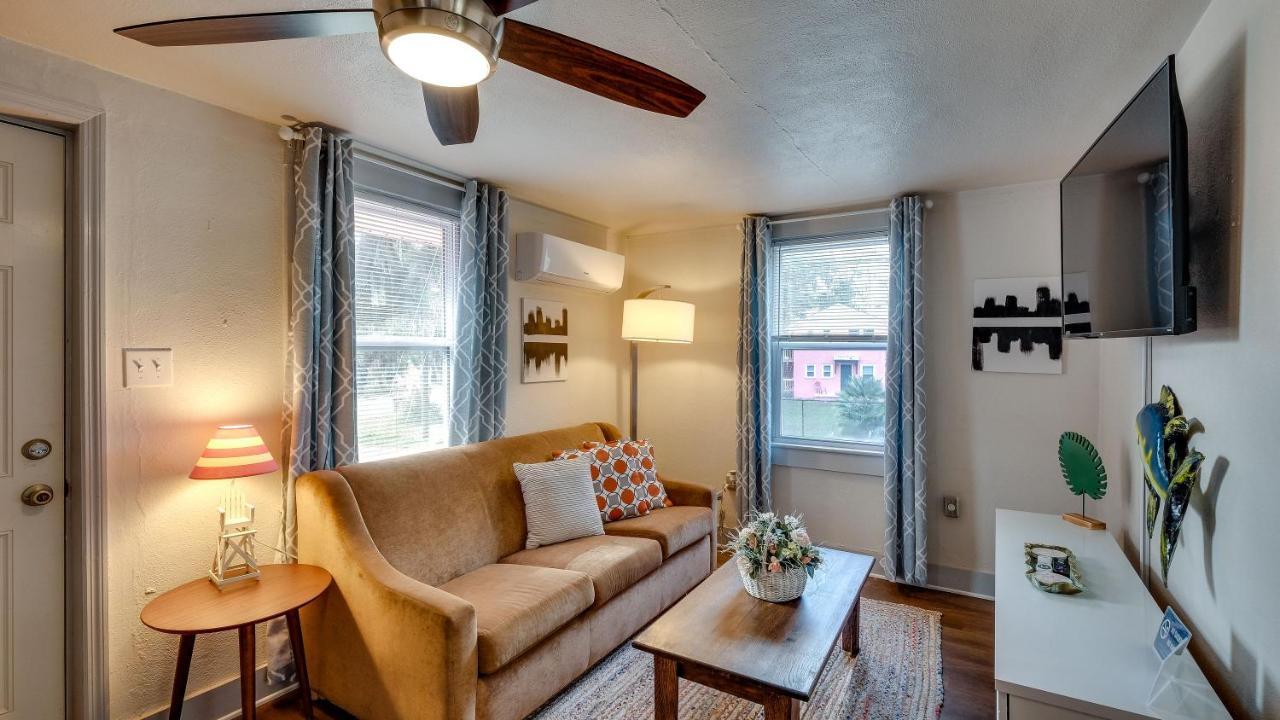 Retro Rainbow At Herb River-orange Oasis #2-upstairs Apartamento *