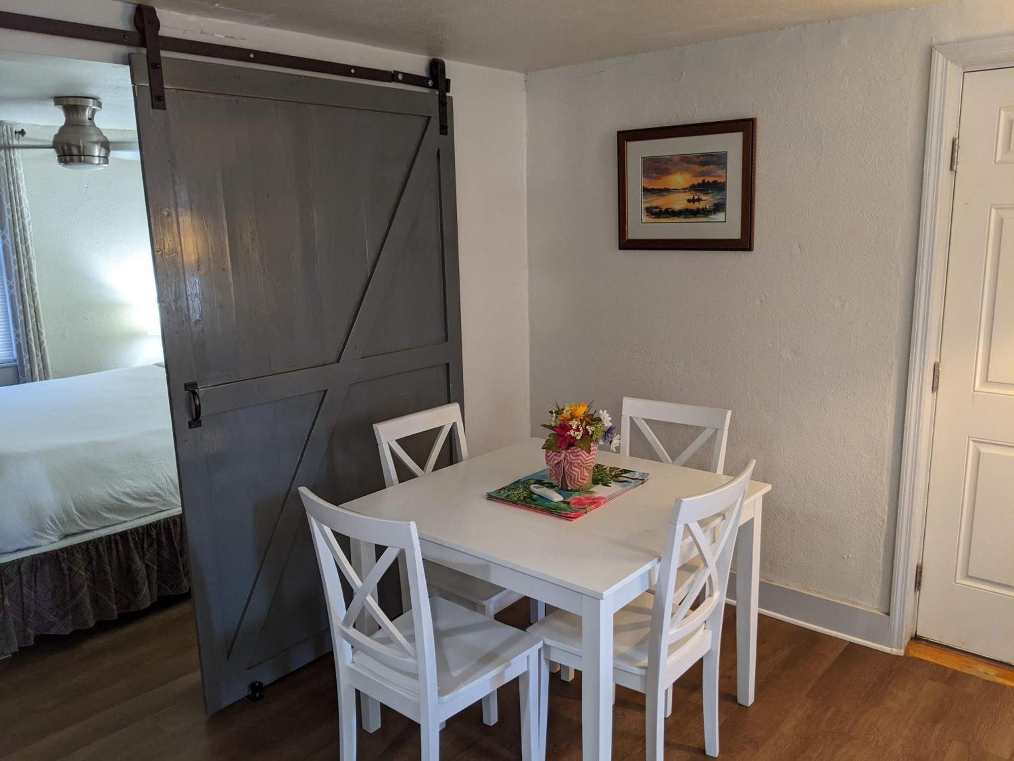 Apartamento Retro Rainbow At Herb River-orange Oasis #2-upstairs Savannah